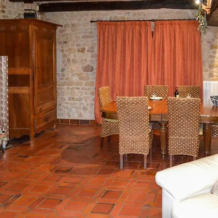 Holiday home Beautiful In Saint-jean-dangle With Wifi Saint-Jean-d'Angle