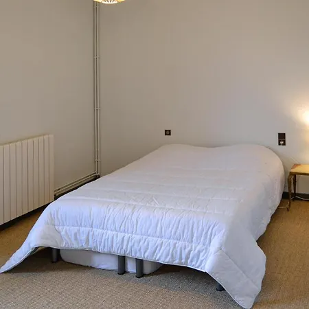 2 Bedroom Beautiful In * Saint-Jean-d'Angle