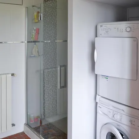 2 Bedroom Beautiful In * Saint-Jean-d'Angle