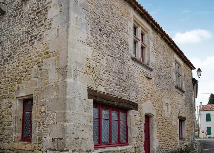 In * Saint-Jean-d'Angle